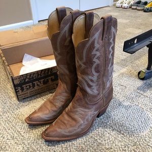 Beautiful condition women’s Justin’s bent rail cowgirl boots